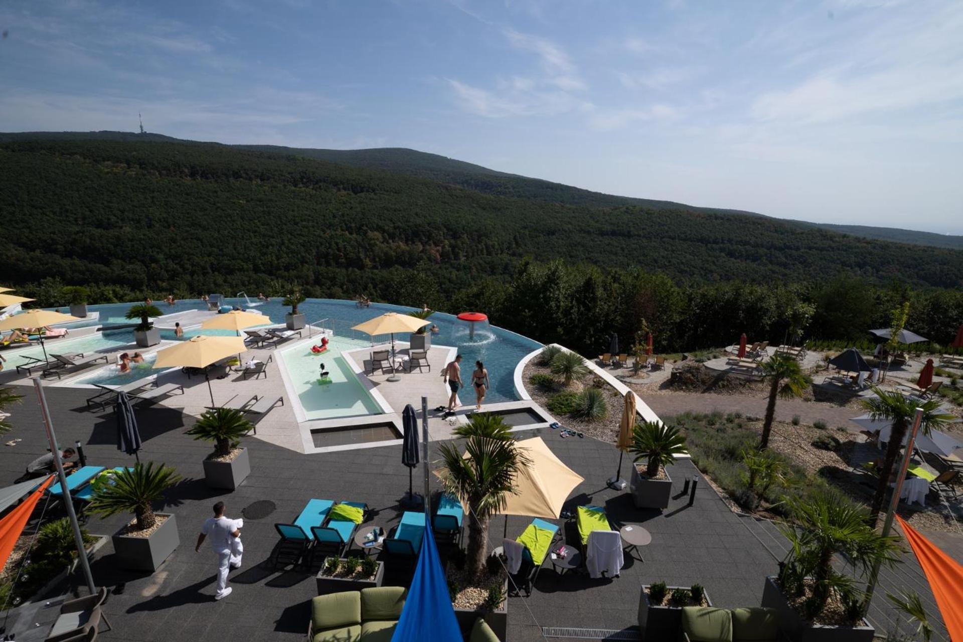 Ozon & Luxury Hotel 4*